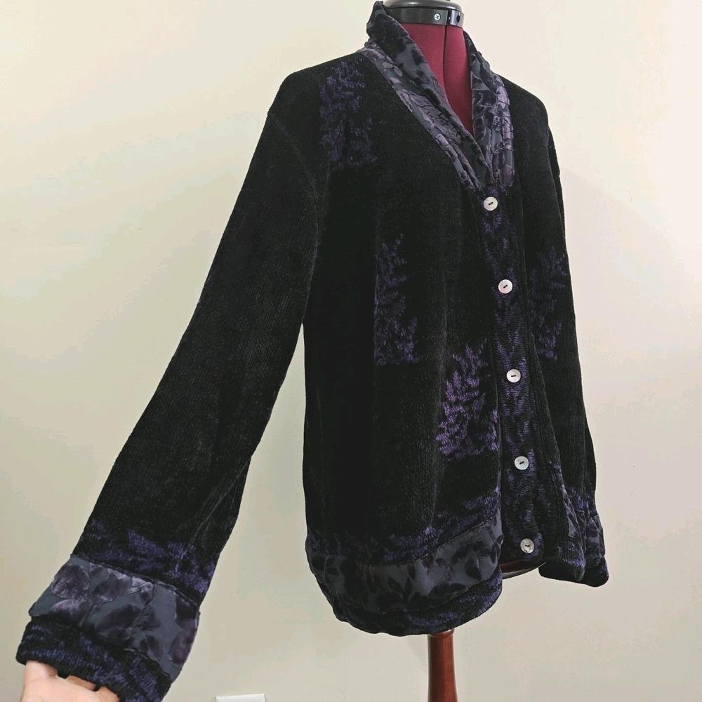 Periwinkle by Barlow Velvet Button-Up Cardigan in Black and Deep Purple